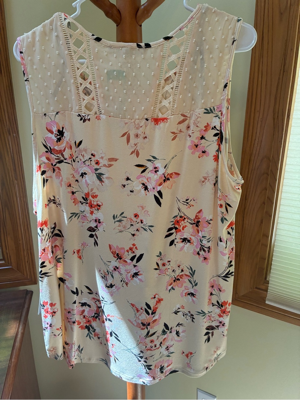 Daniel Rainn Cream Floral Lace Crochet Tank - Picture 3 of 5